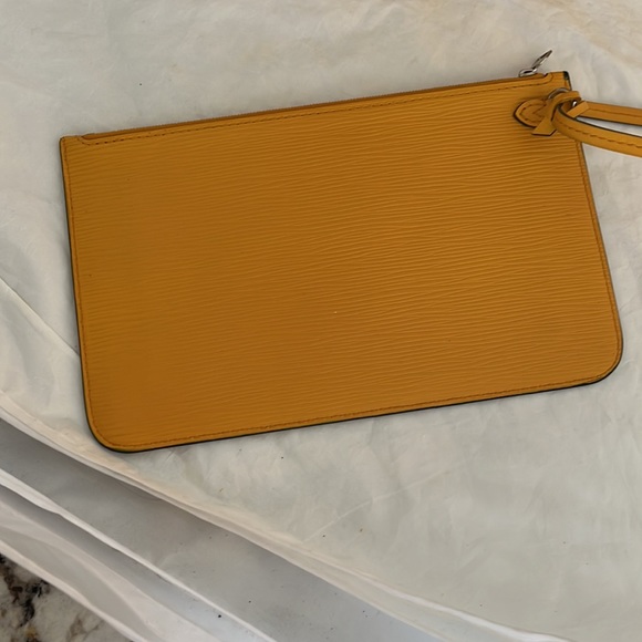 Louis Vuitton Epi Leather Neverfull MM - Picture 12 of 16